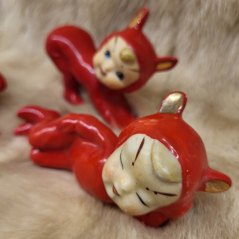 Vintage 1970s Porcelain Pixies. - Picture 4 of 6